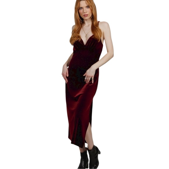 Band Of The Free Dresses & Skirts - Band of the Free Felicia Burgundy Velvet Midi Dress Size L NWT